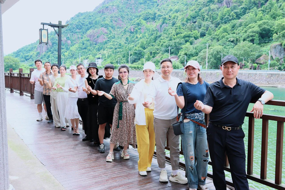 “激情夏日，踏浪仙溪”樂創(chuàng)會樂成一組開展主題團建活動